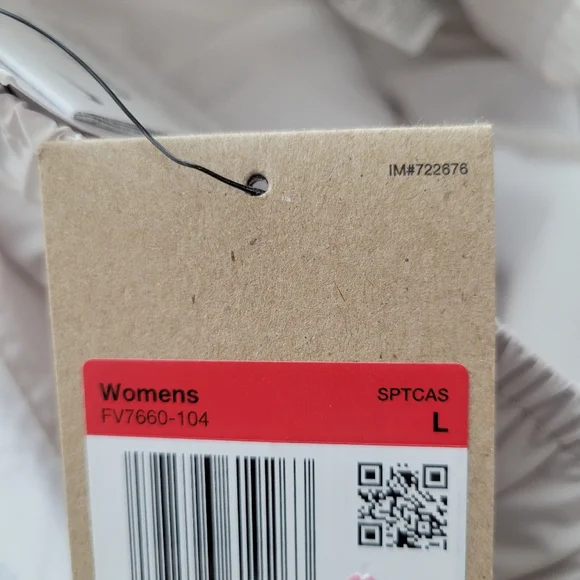 Nike Women's Loose Fit Nylon Jogger Pants Size L Mid-Rise UPF 40+ Full Length - Picture 11 of 12